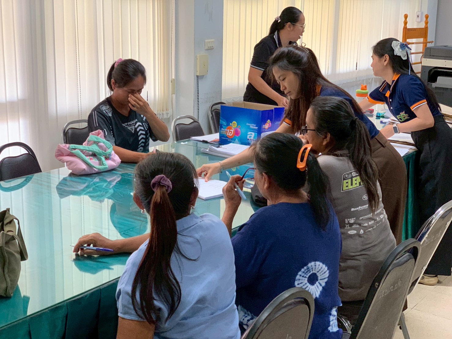 title - วันที่ 26 มีนาคม 2569 นายวิทูล ประดิษฐบุญ ปฏิรูปที่ดินจังหวัดปราจีนบุรีพร้อมด้วย  ผู้อำนวยการกลุ่มยุทธศาสตร์และการปฏิรูปที่ดิน และเจ้าหน้าที่ ส.ป.ก.ปราจีนบุรี  ให้บริการ อำนวยความสะดวกแก่พี่น้องเกษตรกร และประชาชน ที่เดินทางมาติดต่อขอรับบริการ   ณ สำนักงานการปฏิรูปที่ดินจังหวัดปราจีนบุรี ชั้น 3 ศาลากลางจังหวัดปราจีนบุรี